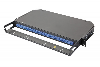 Коммутационная панель ВО Eurolan 47C-24, 1HU, портов: 24 SC/UPC (Simplex) OS2, установлено адаптеров: 24 невыдвижная, прямая, орг-йзер: предустановлен, цвет: чёрный, монтажные шнуры, КДЗС