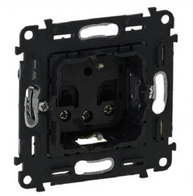 Розетка электрическая Legrand Valena Life/Allure, 2к+З, 16А, внутренняя, 71х71 мм (ВхШ), шторки защитные, цвет: чёрный, винтовые зажимы 6 мм2 (753028)