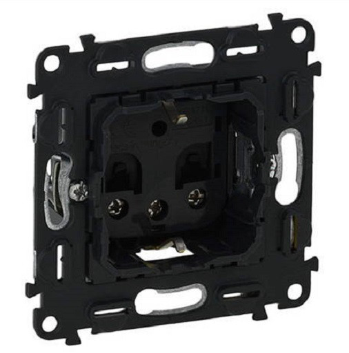 Розетка электрическая Legrand Valena Life/Allure, 2к+З, 16А, внутренняя, 71х71 мм (ВхШ), шторки защитные, цвет: чёрный, винтовые зажимы 6 мм2 (753028)