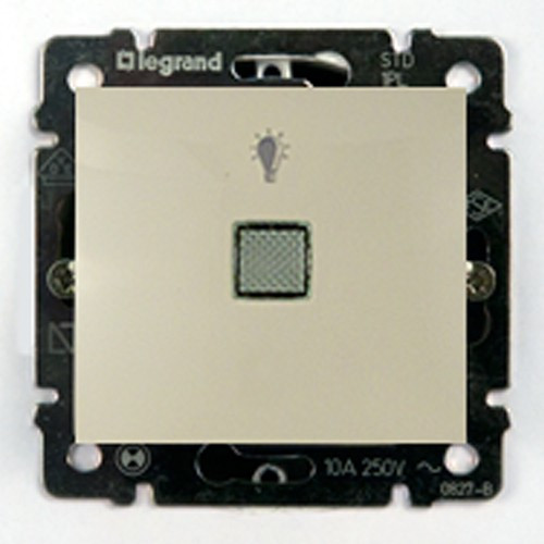 Выключатель Legrand Valena, одноклавишный, с подсветкой, 10А, внутренняя, 58х51 мм (ВхШ), цвет: слоновая кость, без фиксации, символ лампы (774313)