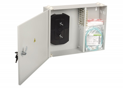 Кросс-панель ITK портов: 24 LC (Duplex) OM4, установлено адаптеров: 20 невыдвижная, настенная, цвет: серый