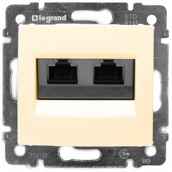 Розетка в сборе Legrand Valena, 2x RJ45, кат. 5е, экр., внутренняя, 51х58 мм (ВхШ), цвет: слоновая кость, (LEG.774139)