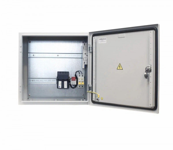 Шкаф уличный всепогодный укомплектованный настенный OSNOVO, IP66, корпус: сталь нержавеющая, 400х400х210 мм (ВхШхГ), цвет: серый, (с DIN-рейками, автоматом 2Р), с нагревом, без охлаждения