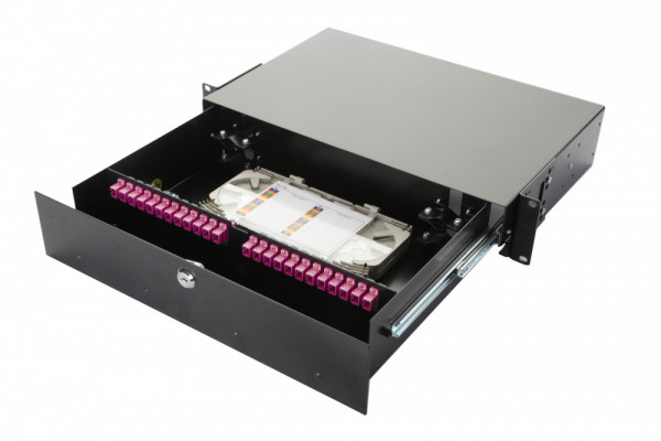 Коммутационная панель ВО Eurolan 47F-48, 2HU, портов: 48 SC (SM) OM4, установлено адаптеров: 2 выдвижная, цвет: чёрный, цвет адаптеров: пурпурный, монтажные шнуры, КДЗС