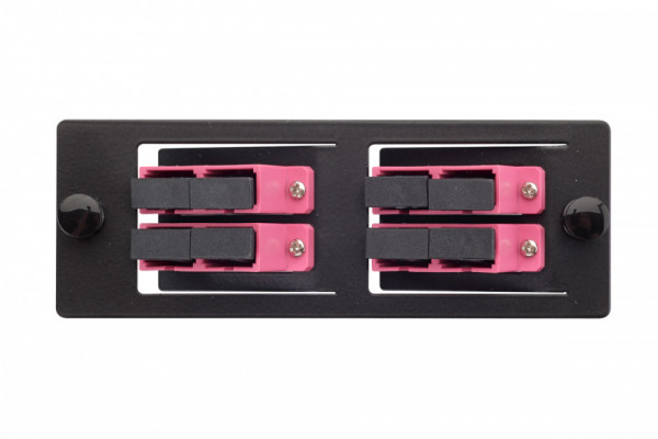 Планка Eurolan Q-SLOT портов: 4 SC (Duplex) OM4, установлено адаптеров: 4 невыдвижная, прямая, цвет: чёрный, цвет адаптеров: пурпурный