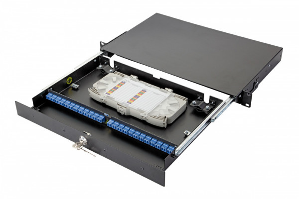 Коммутационная панель ВО Eurolan 47D-24, 1HU, портов: 24 LC/UPC (Duplex) OS2, установлено адаптеров: 8 выдвижная, прямая, цвет: чёрный