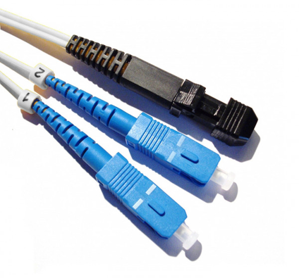 Коммутационный шнур оптический Hyperline, Duplex SC/MTRJM (UPC), OS2 9/125, LSZH, Ø 2мм, 5м, цвет: белый, (FC-D2-9A1-MTRJM/UR-SC/UR-H-5M-LSZH-WH)