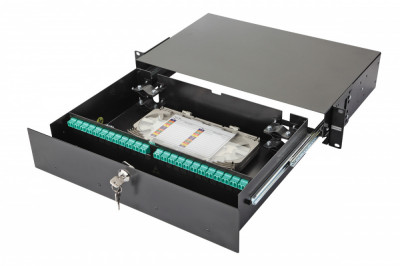 Коммутационная панель ВО Eurolan 47F-48, 2HU, портов: 48 LC (Duplex) OM3, установлено адаптеров: 4 выдвижная, цвет: чёрный, цвет адаптеров: бирюзовый, монтажные шнуры, КДЗС