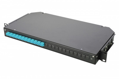 Коммутационная панель ВО Eurolan 47C-24, 1HU, портов: 24 SC/UPC (Simplex) OM3, установлено адаптеров: 6 невыдвижная, прямая, орг-йзер: предустановлен, цвет: чёрный, монтажные шнуры, КДЗС