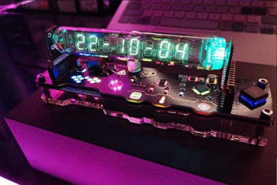Настольные USB-часы для геймеров Lamptron MC163