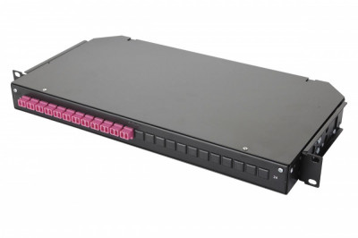 Коммутационная панель ВО Eurolan 47C-24, 1HU, портов: 24 LC/UPC (Duplex) OM4, установлено адаптеров: 4 невыдвижная, прямая, орг-йзер: предустановлен, цвет: чёрный, цвет адаптеров: пурпурный