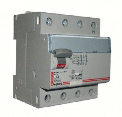 Устройство защитного отключения Legrand DX3, тип: AC, 4 модуль, 4Р, 40А/500мА, зажим для нейтрального проводника с правой стороны (411733)