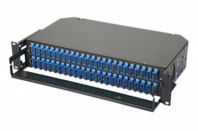 Коммутационная панель ВО Eurolan 47E-48, 2HU, портов: 48 SC (Duplex)OS2, установлено адаптеров: 32 невыдвижная, орг-йзер: предустановлен, цвет: чёрный, цвет адаптеров: синий, монтажные шнуры, КДЗС