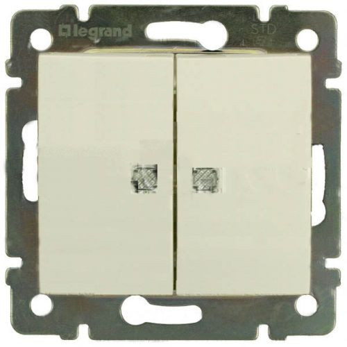 Переключатель Legrand Valena, двухклавишный, с подсветкой, 10А, внутренняя, 58х51 мм (ВхШ), цвет: белый, на 2 направления (774212)
