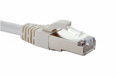 Шнур коммутационный Eurolan, кат. 6, экр., F/UTP, RJ45/RJ45, d 6, 2м, LSZH, AWG26, белый, (21D-F6-02WT)