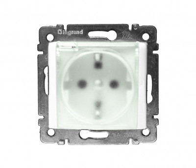 Розетка электрическая Legrand Valena, 2к+З, 16А, внутренняя, 58х51 мм (ВхШ), шторки защитные, цвет: белый, винтовые зажимы, крышка (774220)